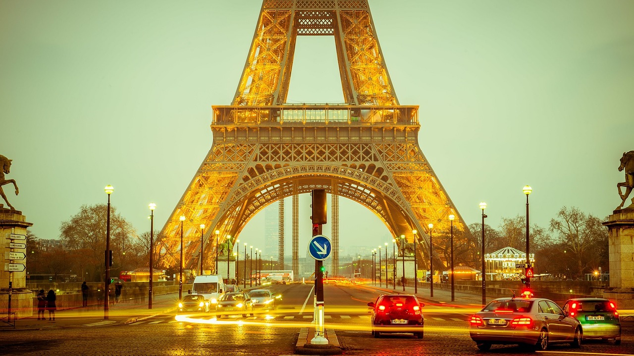 Przewodnik na wakacje – przewodnik po Paryżu w języku polskim –  zwiedzanie Paryża z przewodnikiem